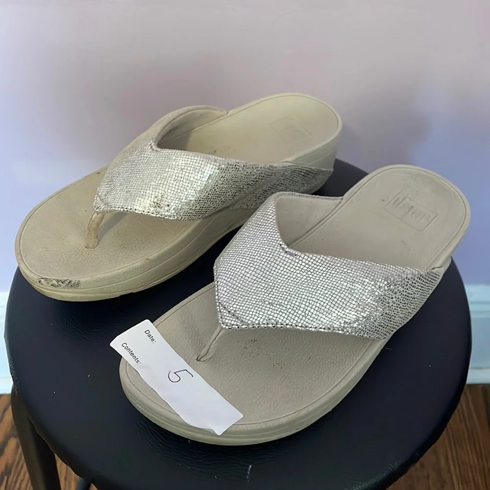 this is a fitflop sandal - Picture 1 of 2